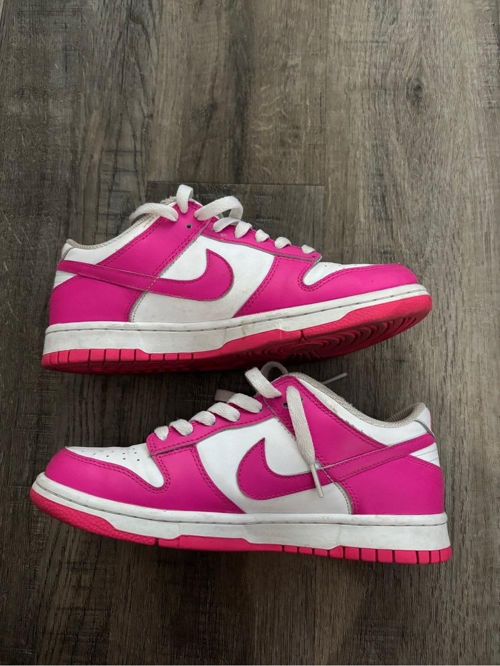 Nike Women’s Low-Top Sneakers - White & Hot Pink